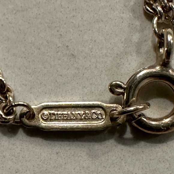 Tiffany & Co. Infinity Double Chain Bracelet in Sterling Silver - Picture 3 of 7